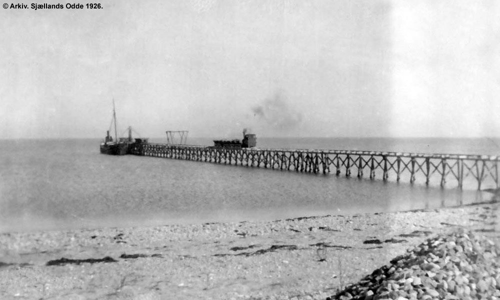Anløbsbroen på Odden 1926